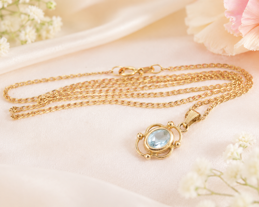 9ct Gold Aquamarine Ornate Pendant & 9ct Gold Chain